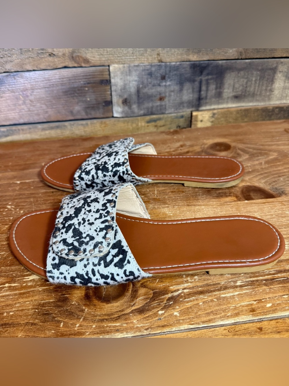 Cowhide Slide Sandals with Adjustable Velcro Strap. Fit like a 10/11. - Picture 4 of 8